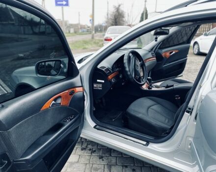 Серый Мерседес Е-Класс, объемом двигателя 1.8 л и пробегом 252 тыс. км за 7500 $, фото 16 на Automoto.ua