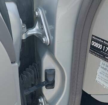 Серый Мерседес Е-Класс, объемом двигателя 2.99 л и пробегом 280 тыс. км за 9200 $, фото 6 на Automoto.ua