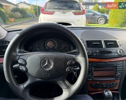 Сірий Мерседес Е-Клас, об'ємом двигуна 2.1 л та пробігом 373 тис. км за 7200 $, фото 5 на Automoto.ua