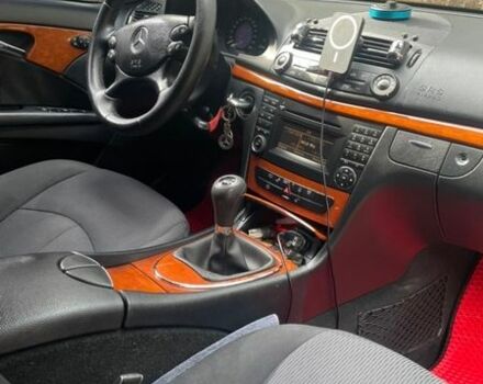 Сірий Мерседес Е-Клас, об'ємом двигуна 1.8 л та пробігом 320 тис. км за 7600 $, фото 11 на Automoto.ua