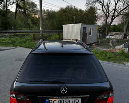 Мерседес Е-Класс 2009 в Львове на Automoto.ua Серый Мерседес Е-Класс, объемом двигателя 2.15 л и пробегом 270 тыс. км за 8350 $, фото 3 на Automoto.ua