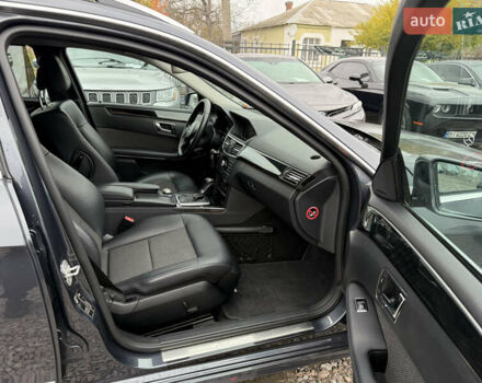 Серый Мерседес Е-Класс, объемом двигателя 2.2 л и пробегом 370 тыс. км за 10900 $, фото 37 на Automoto.ua