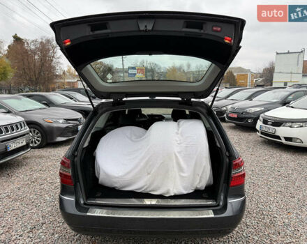 Серый Мерседес Е-Класс, объемом двигателя 2.2 л и пробегом 370 тыс. км за 10900 $, фото 40 на Automoto.ua