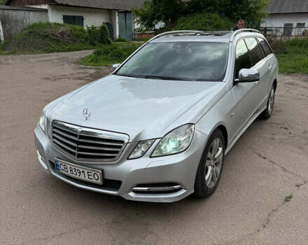 Сірий Мерседес Е-Клас, об'ємом двигуна 2.14 л та пробігом 246 тис. км за 9000 $, фото 1 на Automoto.ua