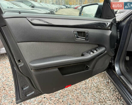 Серый Мерседес Е-Класс, объемом двигателя 2.2 л и пробегом 370 тыс. км за 10900 $, фото 21 на Automoto.ua