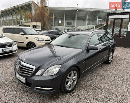 Серый Мерседес Е-Класс, объемом двигателя 2.2 л и пробегом 370 тыс. км за 10900 $, фото 4 на Automoto.ua