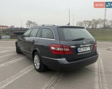 Сірий Мерседес Е-Клас, об'ємом двигуна 2.2 л та пробігом 330 тис. км за 12354 $, фото 1 на Automoto.ua