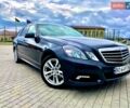Серый Мерседес Е-Класс, объемом двигателя 2.2 л и пробегом 300 тыс. км за 12000 $, фото 1 на Automoto.ua