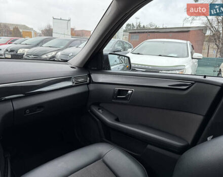 Серый Мерседес Е-Класс, объемом двигателя 2.2 л и пробегом 370 тыс. км за 10900 $, фото 17 на Automoto.ua