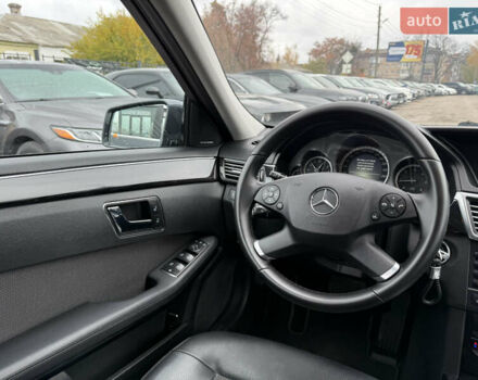 Серый Мерседес Е-Класс, объемом двигателя 2.2 л и пробегом 370 тыс. км за 10900 $, фото 18 на Automoto.ua