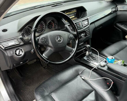 Сірий Мерседес Е-Клас, об'ємом двигуна 2.14 л та пробігом 246 тис. км за 9000 $, фото 3 на Automoto.ua