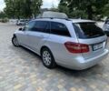 Серый Мерседес Е-Класс, объемом двигателя 2.1 л и пробегом 400 тыс. км за 8751 $, фото 3 на Automoto.ua