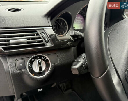 Серый Мерседес Е-Класс, объемом двигателя 2.2 л и пробегом 370 тыс. км за 10900 $, фото 25 на Automoto.ua