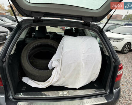 Серый Мерседес Е-Класс, объемом двигателя 2.2 л и пробегом 370 тыс. км за 10900 $, фото 41 на Automoto.ua