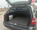 Серый Мерседес Е-Класс, объемом двигателя 2.2 л и пробегом 330 тыс. км за 12615 $, фото 9 на Automoto.ua