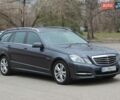 Серый Мерседес Е-Класс, объемом двигателя 2.2 л и пробегом 385 тыс. км за 10500 $, фото 1 на Automoto.ua