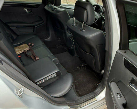 Сірий Мерседес Е-Клас, об'ємом двигуна 2.14 л та пробігом 246 тис. км за 9000 $, фото 9 на Automoto.ua