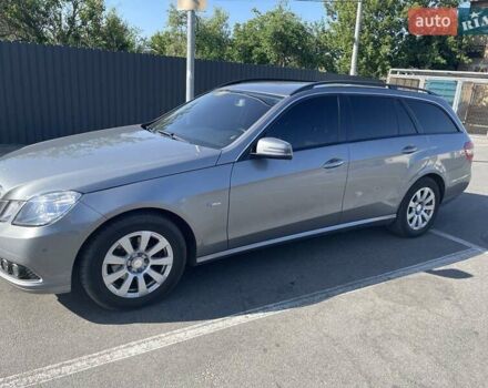 Сірий Мерседес Е-Клас, об'ємом двигуна 1.8 л та пробігом 365 тис. км за 11500 $, фото 13 на Automoto.ua