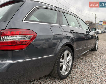 Серый Мерседес Е-Класс, объемом двигателя 2.2 л и пробегом 370 тыс. км за 10900 $, фото 14 на Automoto.ua