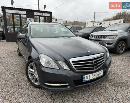 Серый Мерседес Е-Класс, объемом двигателя 2.2 л и пробегом 370 тыс. км за 10900 $, фото 3 на Automoto.ua