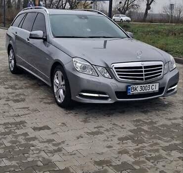 Серый Мерседес Е-Класс, объемом двигателя 2.1 л и пробегом 350 тыс. км за 12200 $, фото 5 на Automoto.ua