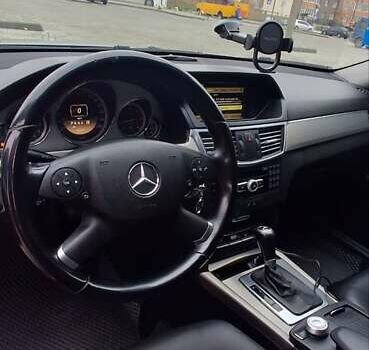 Серый Мерседес Е-Класс, объемом двигателя 2.1 л и пробегом 350 тыс. км за 12200 $, фото 9 на Automoto.ua