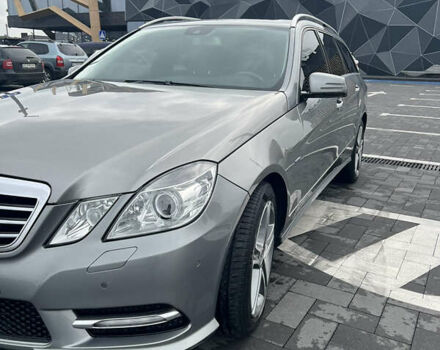 Серый Мерседес Е-Класс, объемом двигателя 2.2 л и пробегом 355 тыс. км за 12499 $, фото 3 на Automoto.ua