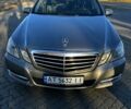 Серый Мерседес Е-Класс, объемом двигателя 2.1 л и пробегом 310 тыс. км за 11000 $, фото 1 на Automoto.ua