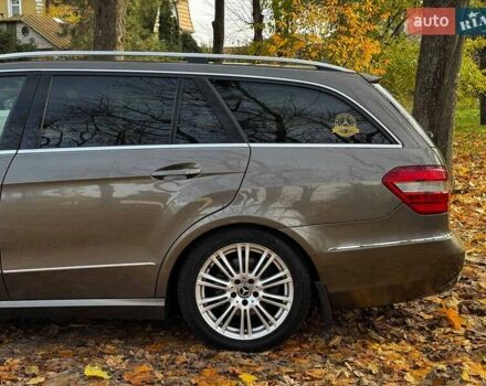 Серый Мерседес Е-Класс, объемом двигателя 3 л и пробегом 350 тыс. км за 10990 $, фото 9 на Automoto.ua