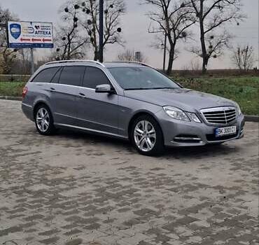 Серый Мерседес Е-Класс, объемом двигателя 2.1 л и пробегом 350 тыс. км за 12200 $, фото 7 на Automoto.ua