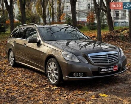 Серый Мерседес Е-Класс, объемом двигателя 3 л и пробегом 350 тыс. км за 10990 $, фото 2 на Automoto.ua