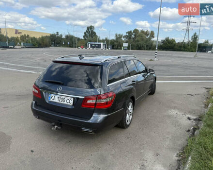 Серый Мерседес Е-Класс, объемом двигателя 3 л и пробегом 322 тыс. км за 11900 $, фото 2 на Automoto.ua