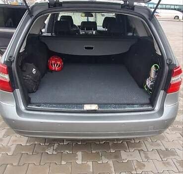 Серый Мерседес Е-Класс, объемом двигателя 2.1 л и пробегом 350 тыс. км за 12200 $, фото 6 на Automoto.ua