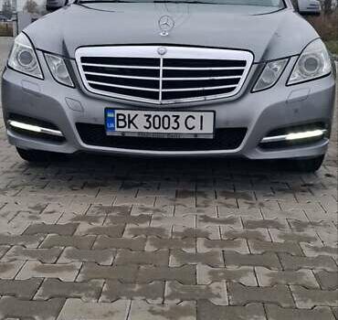 Серый Мерседес Е-Класс, объемом двигателя 2.1 л и пробегом 350 тыс. км за 12200 $, фото 12 на Automoto.ua