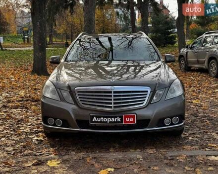 Серый Мерседес Е-Класс, объемом двигателя 3 л и пробегом 350 тыс. км за 10990 $, фото 1 на Automoto.ua