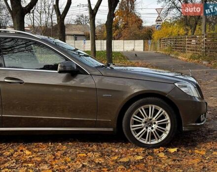 Серый Мерседес Е-Класс, объемом двигателя 3 л и пробегом 350 тыс. км за 10990 $, фото 3 на Automoto.ua