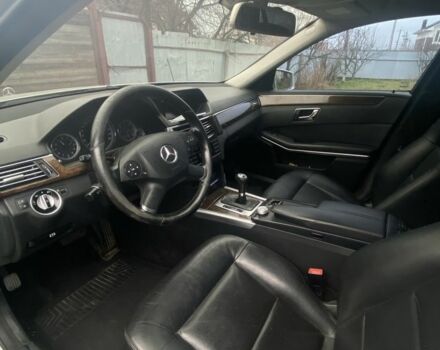 Сірий Мерседес Е-Клас, об'ємом двигуна 2.1 л та пробігом 3 тис. км за 6500 $, фото 5 на Automoto.ua
