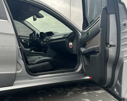 Серый Мерседес Е-Класс, объемом двигателя 2.2 л и пробегом 355 тыс. км за 12499 $, фото 17 на Automoto.ua