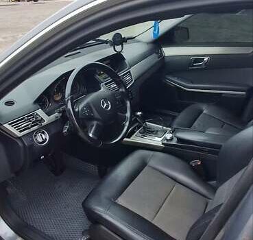 Серый Мерседес Е-Класс, объемом двигателя 2.1 л и пробегом 350 тыс. км за 12200 $, фото 10 на Automoto.ua