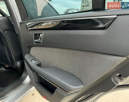 Сірий Мерседес Е-Клас, об'ємом двигуна 2.2 л та пробігом 350 тис. км за 10999 $, фото 48 на Automoto.ua