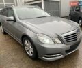 Серый Мерседес Е-Класс, объемом двигателя 2.2 л и пробегом 264 тыс. км за 12000 $, фото 1 на Automoto.ua