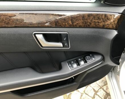 Серый Мерседес Е-Класс, объемом двигателя 2.2 л и пробегом 315 тыс. км за 12900 $, фото 11 на Automoto.ua