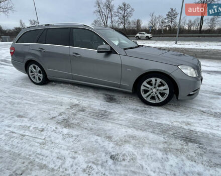 Серый Мерседес Е-Класс, объемом двигателя 0 л и пробегом 296 тыс. км за 11400 $, фото 5 на Automoto.ua