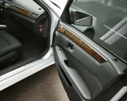 Серый Мерседес Е-Класс, объемом двигателя 2.14 л и пробегом 318 тыс. км за 13800 $, фото 11 на Automoto.ua