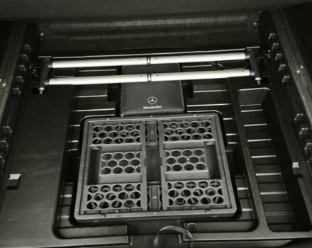 Серый Мерседес Е-Класс, объемом двигателя 2.14 л и пробегом 318 тыс. км за 13800 $, фото 7 на Automoto.ua