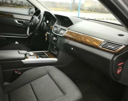 Серый Мерседес Е-Класс, объемом двигателя 2.14 л и пробегом 318 тыс. км за 13800 $, фото 12 на Automoto.ua