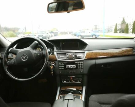 Серый Мерседес Е-Класс, объемом двигателя 2.14 л и пробегом 318 тыс. км за 13800 $, фото 10 на Automoto.ua