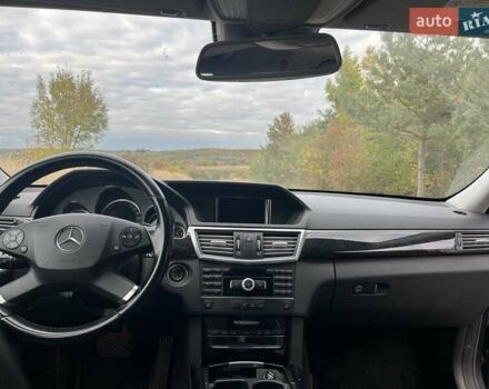 Мерседес Е-Класс 2012 в Львове на Automoto.ua Серый Мерседес Е-Класс, объемом двигателя 2.14 л и пробегом 322 тыс. км за 13200 $, фото 4 на Automoto.ua