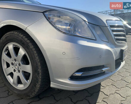 Сірий Мерседес Е-Клас, об'ємом двигуна 2.2 л та пробігом 320 тис. км за 11500 $, фото 8 на Automoto.ua