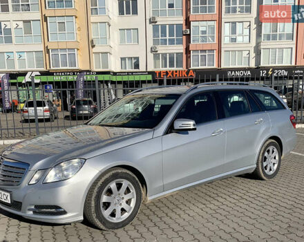 Сірий Мерседес Е-Клас, об'ємом двигуна 2.2 л та пробігом 320 тис. км за 11500 $, фото 1 на Automoto.ua